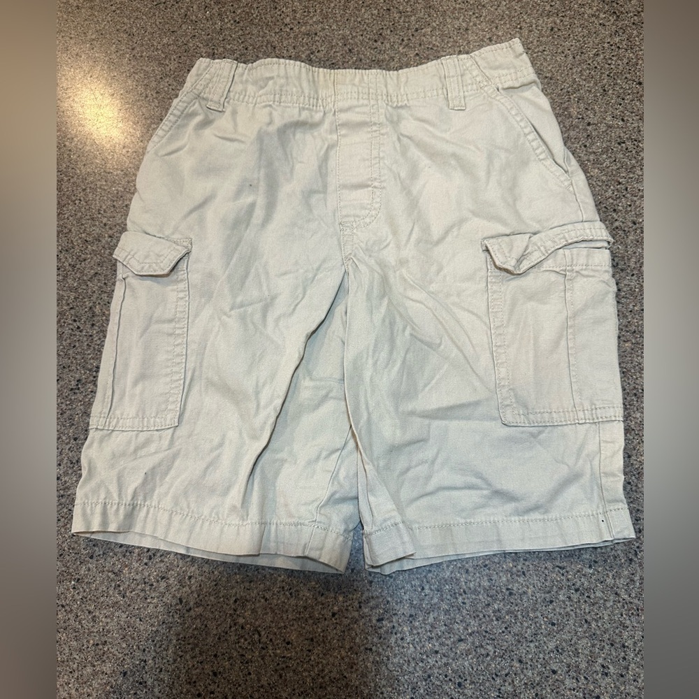 Classic Cream Cargo Shorts